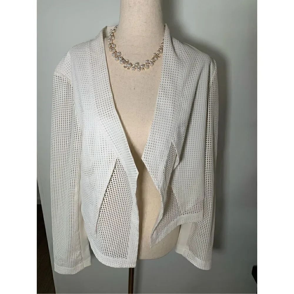 Chico’s white blazer size 1